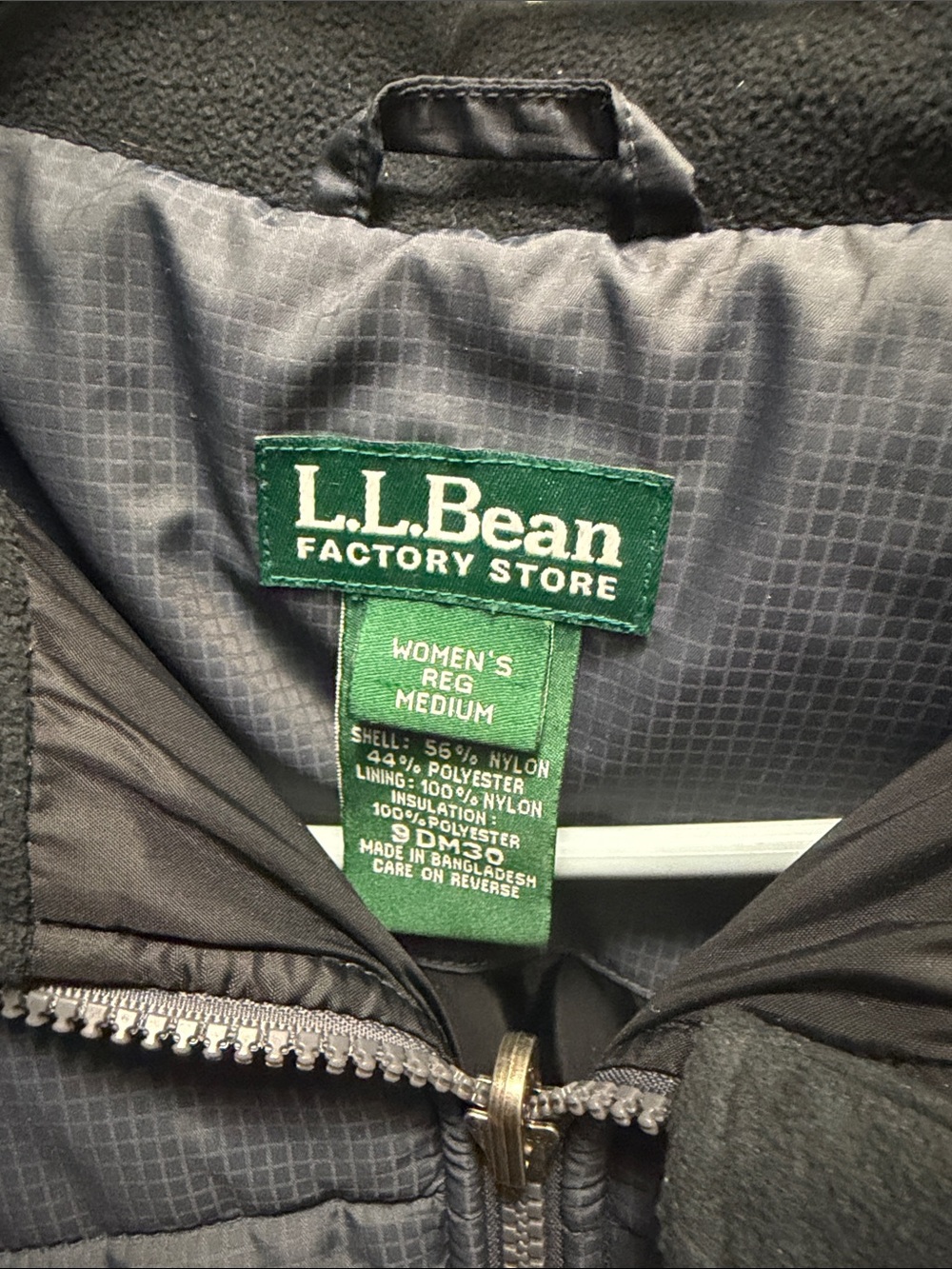 L.L. Bean Navy Puffer Jacket for Women with Hood - Picture 2 of 3
